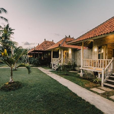 Hotel The Bridge Huts Lembongan Exterior foto