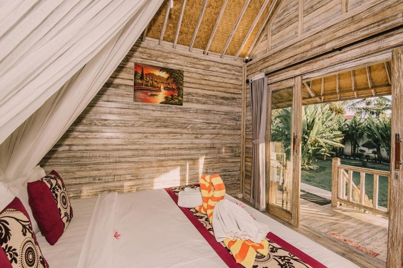 Hotel The Bridge Huts Lembongan Exterior foto